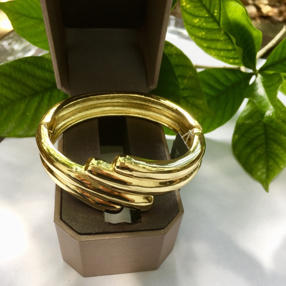 Gold plated bangle bracelet gold tone